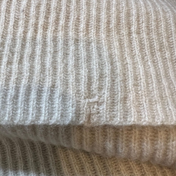The Row Sweater 100% Cashmere Turtleneck Beige Size L Ribbed Made USA Very Soft - Picture 8 of 8